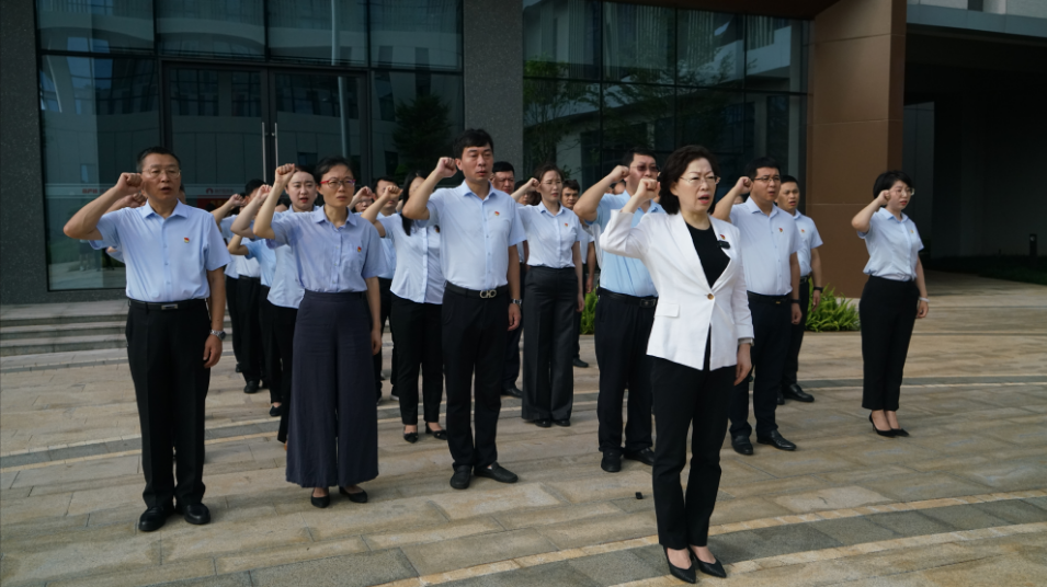 增强党纪学习 增进企业高质量生长——尊龙凯时药业集团党委开展“七一”主题党日运动 | 公司新闻 | 尊龙凯时药业